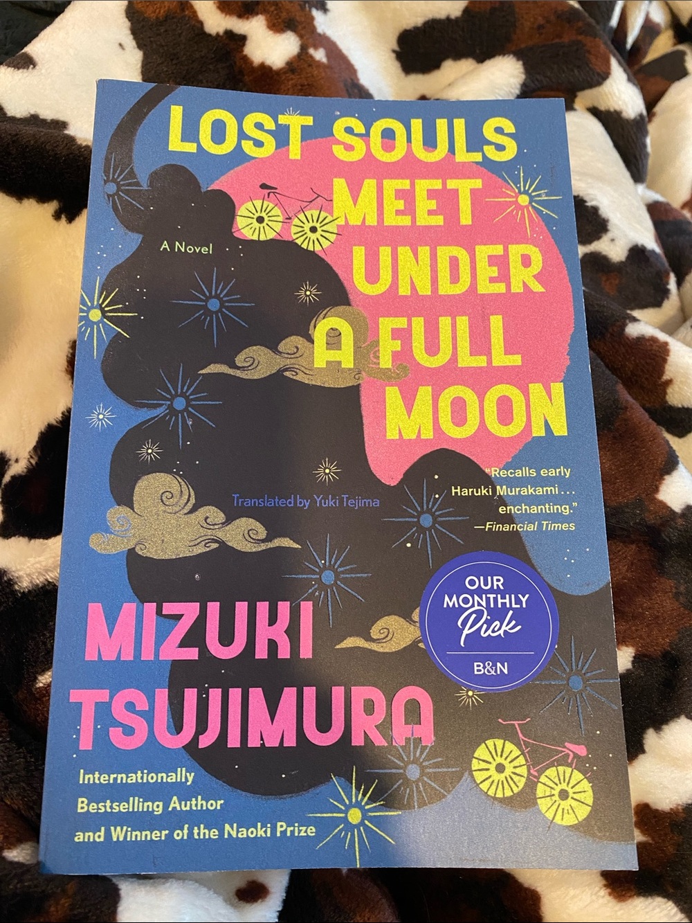 Lost Souls Meet Under a Full Moon by Mizuki Tsujimura - Paperback Book